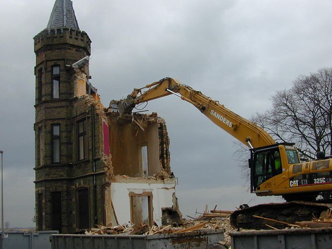 Rittergut Leuffen, Otzenrath: Abriss wegen Braunkohletagebau