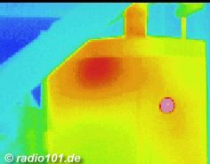 Infrarotaufnahme / Wrmebild / Thermografische Aufnahme: 1000-Liter- Elektroboiler mit z.T. mangelhafter Isolation